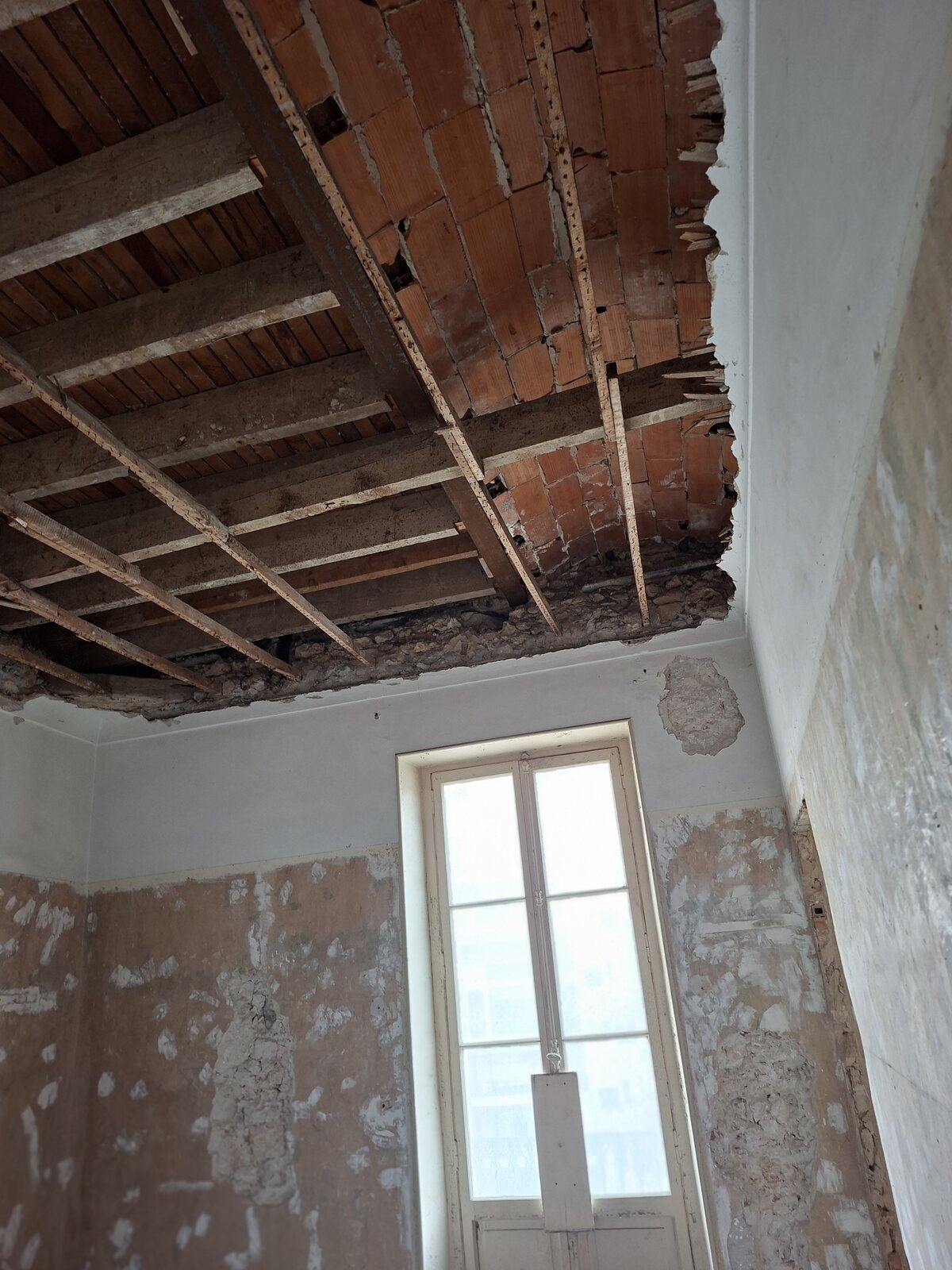 Reprise structurelle d’un plafond